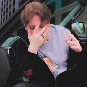 Meet your Posher, Derek